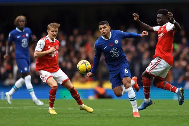 Đánh bại Chelsea ở derby London, Arsenal giành lại ngôi đầu từ tay Man City ảnh 16 Đánh bại Chelsea ở derby London, Arsenal giành lại ngôi đầu từ tay Man City ảnh 16