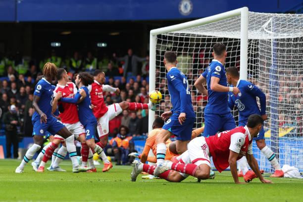 Đánh bại Chelsea ở derby London, Arsenal giành lại ngôi đầu từ tay Man City ảnh 13