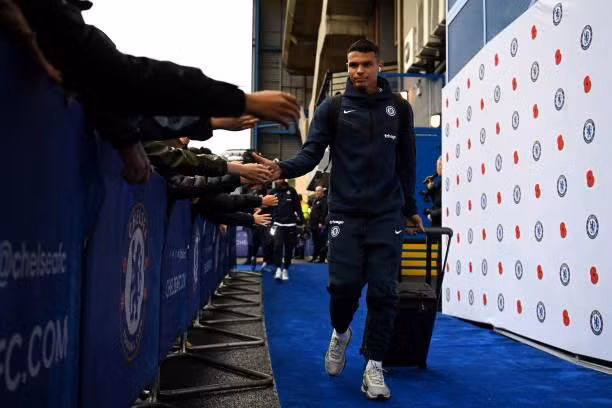 Đánh bại Chelsea ở derby London, Arsenal giành lại ngôi đầu từ tay Man City ảnh 3 Đánh bại Chelsea ở derby London, Arsenal giành lại ngôi đầu từ tay Man City ảnh 3