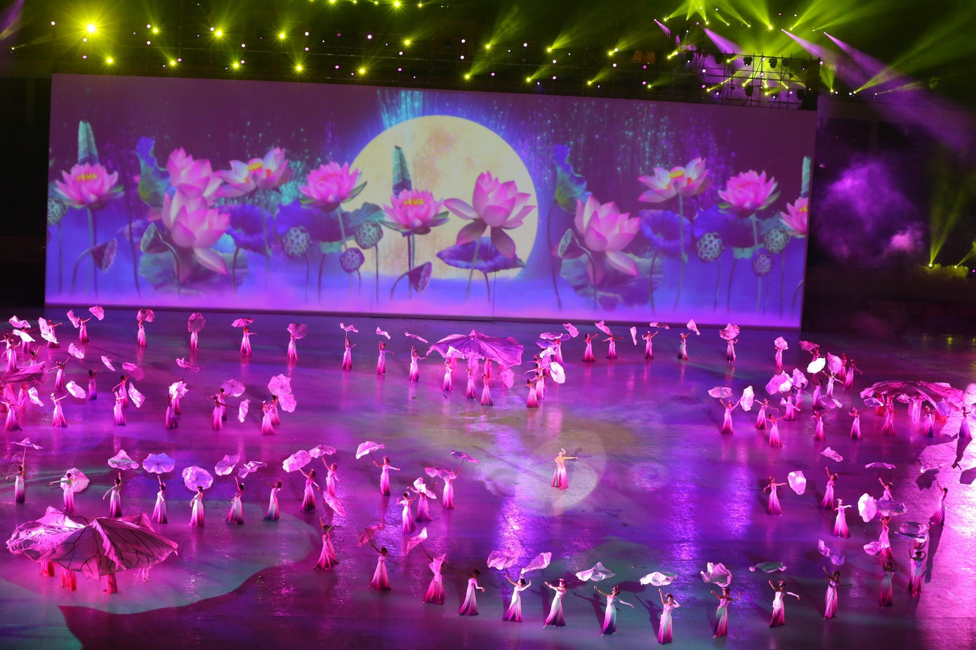 Lễ khai mạc SEA Games 31: Vì một Đông Nam Á mạnh mẽ hơn ảnh 38