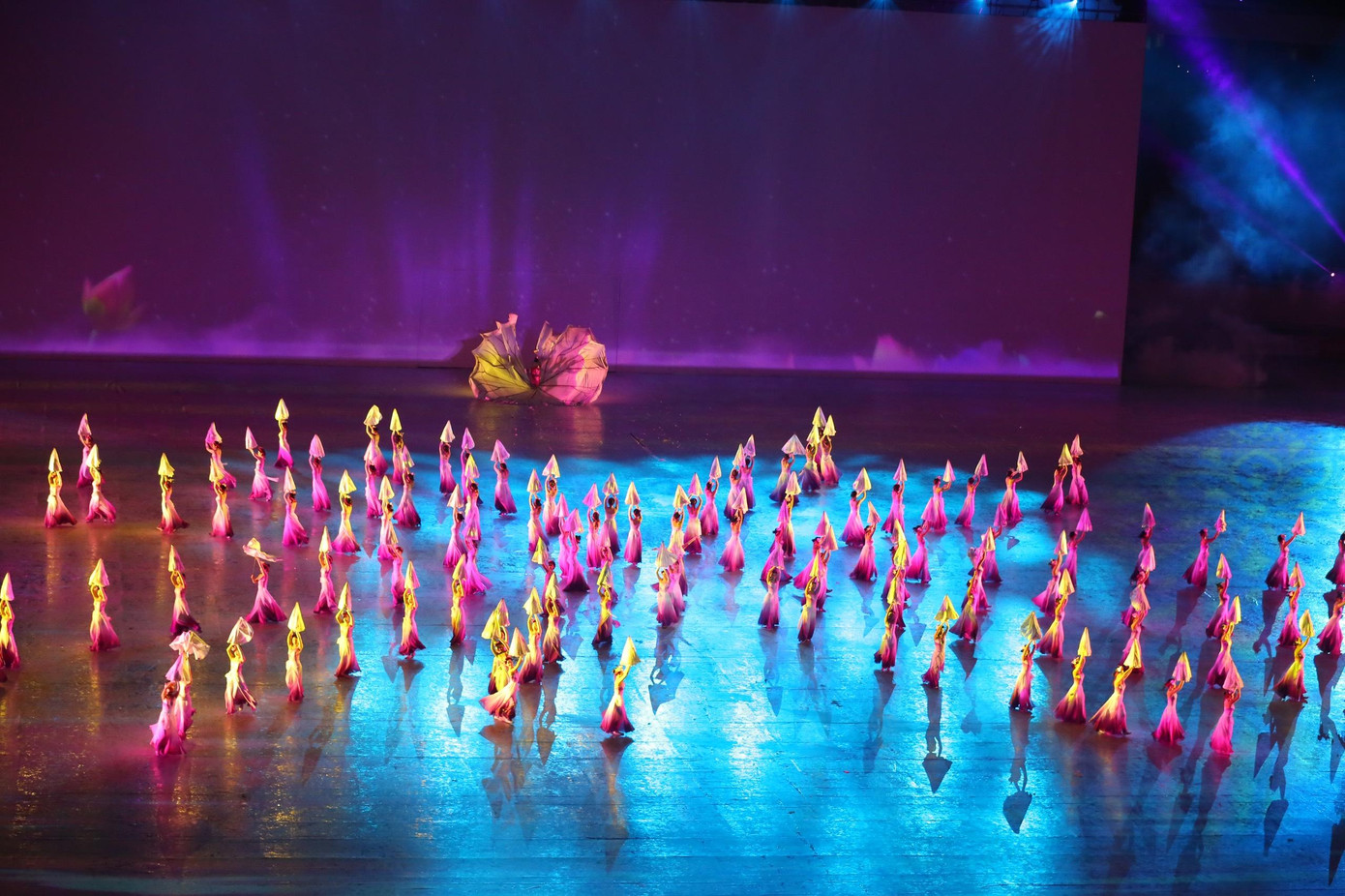 Lễ khai mạc SEA Games 31: Vì một Đông Nam Á mạnh mẽ hơn ảnh 44