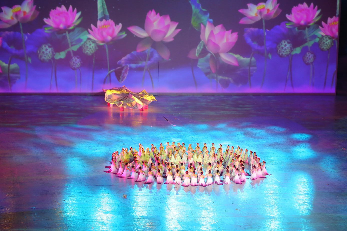 Lễ khai mạc SEA Games 31: Vì một Đông Nam Á mạnh mẽ hơn ảnh 42