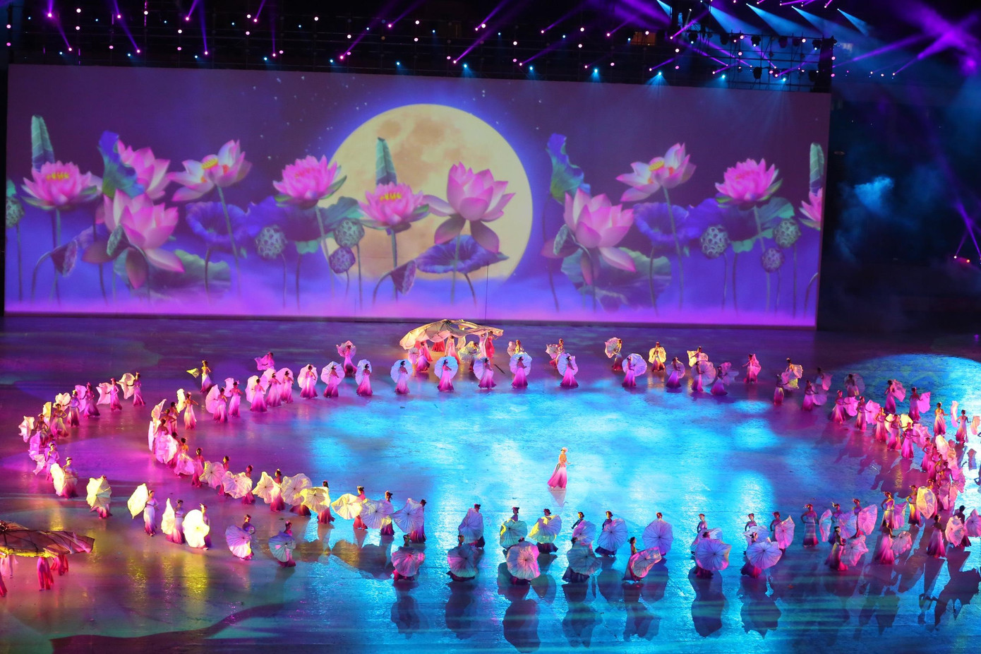 Lễ khai mạc SEA Games 31: Vì một Đông Nam Á mạnh mẽ hơn ảnh 39