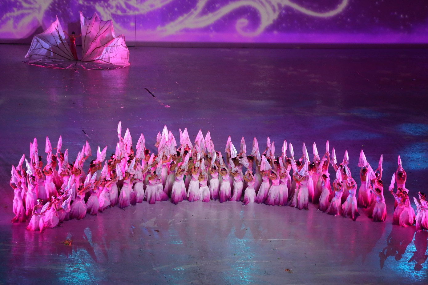 Lễ khai mạc SEA Games 31: Vì một Đông Nam Á mạnh mẽ hơn ảnh 49