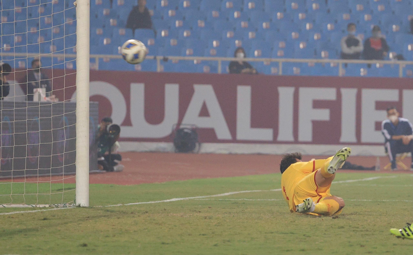 Trực tiếp Việt Nam vs Saudi Arabia 0-1: Chủ nhà thua với cách biệt tối thiểu ảnh 32 Trực tiếp Việt Nam vs Saudi Arabia 0-1: Chủ nhà thua với cách biệt tối thiểu ảnh 32