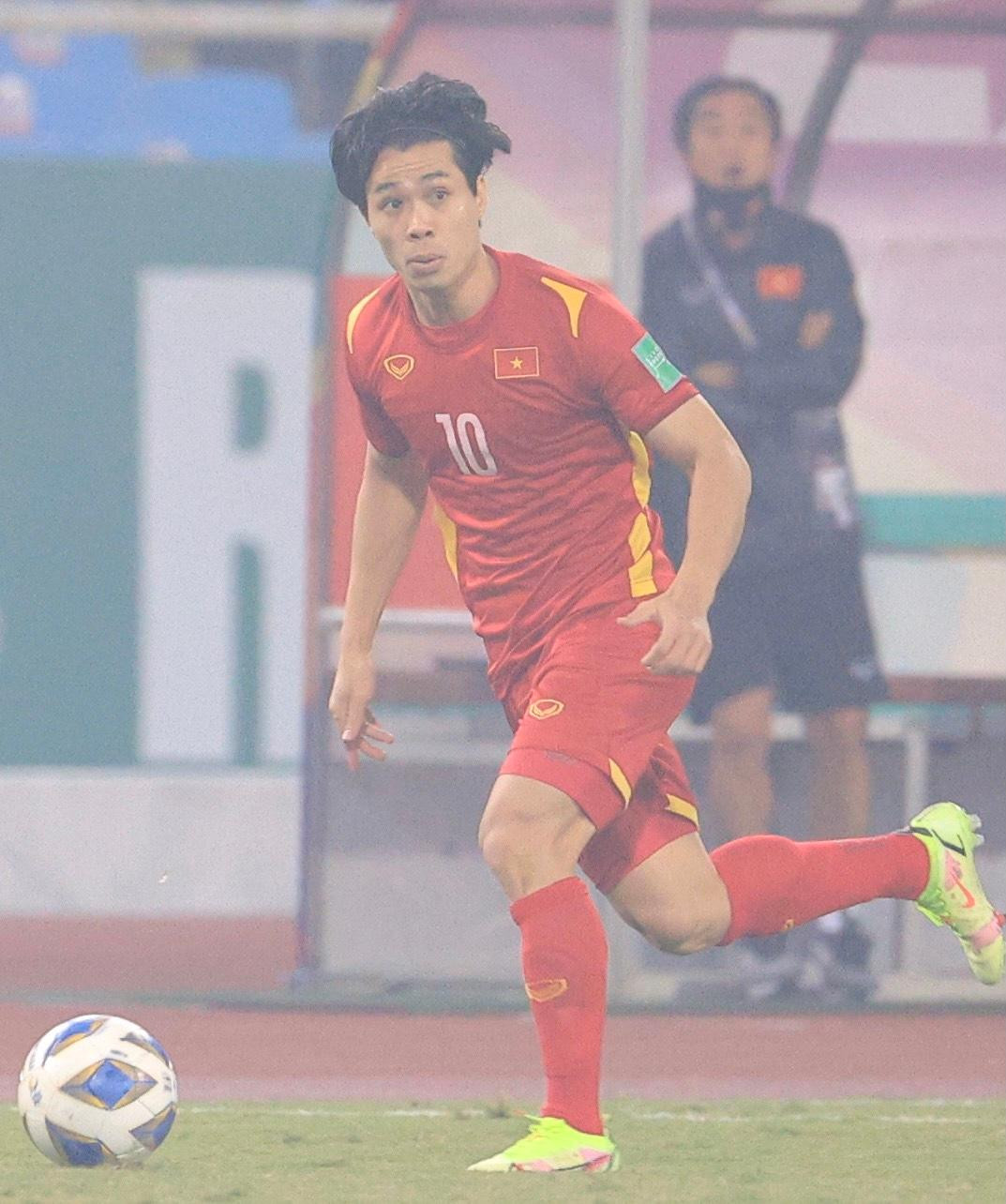 Trực tiếp Việt Nam vs Saudi Arabia 0-1: Chủ nhà thua với cách biệt tối thiểu ảnh 16 Trực tiếp Việt Nam vs Saudi Arabia 0-1: Chủ nhà thua với cách biệt tối thiểu ảnh 16