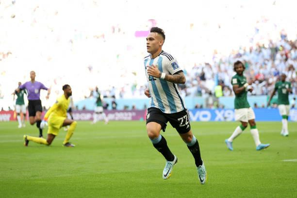 Động đất ở Lusail, Saudi Arabia quật ngã Messi và đồng đội sau màn ngược dòng quả cảm ảnh 26 Động đất ở Lusail, Saudi Arabia quật ngã Messi và đồng đội sau màn ngược dòng quả cảm ảnh 26