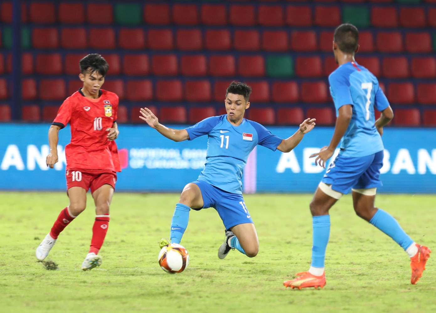 SEA Games 22: Bỏ lỡ nhiều cơ hội mười mươi, U22 Singapore và U22 Lào chấp nhận chia điểm ảnh 8