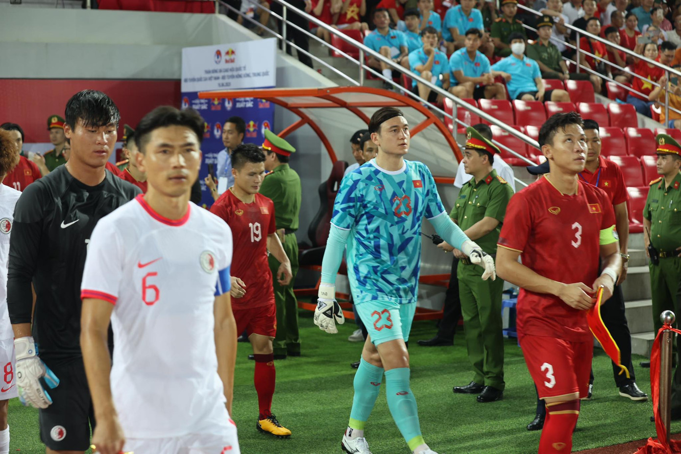 Vượt qua Hồng Kông (Trung Quốc) 1-0, ĐTVN có chiến thắng đầu tiên cùng HLV Troussier ảnh 26