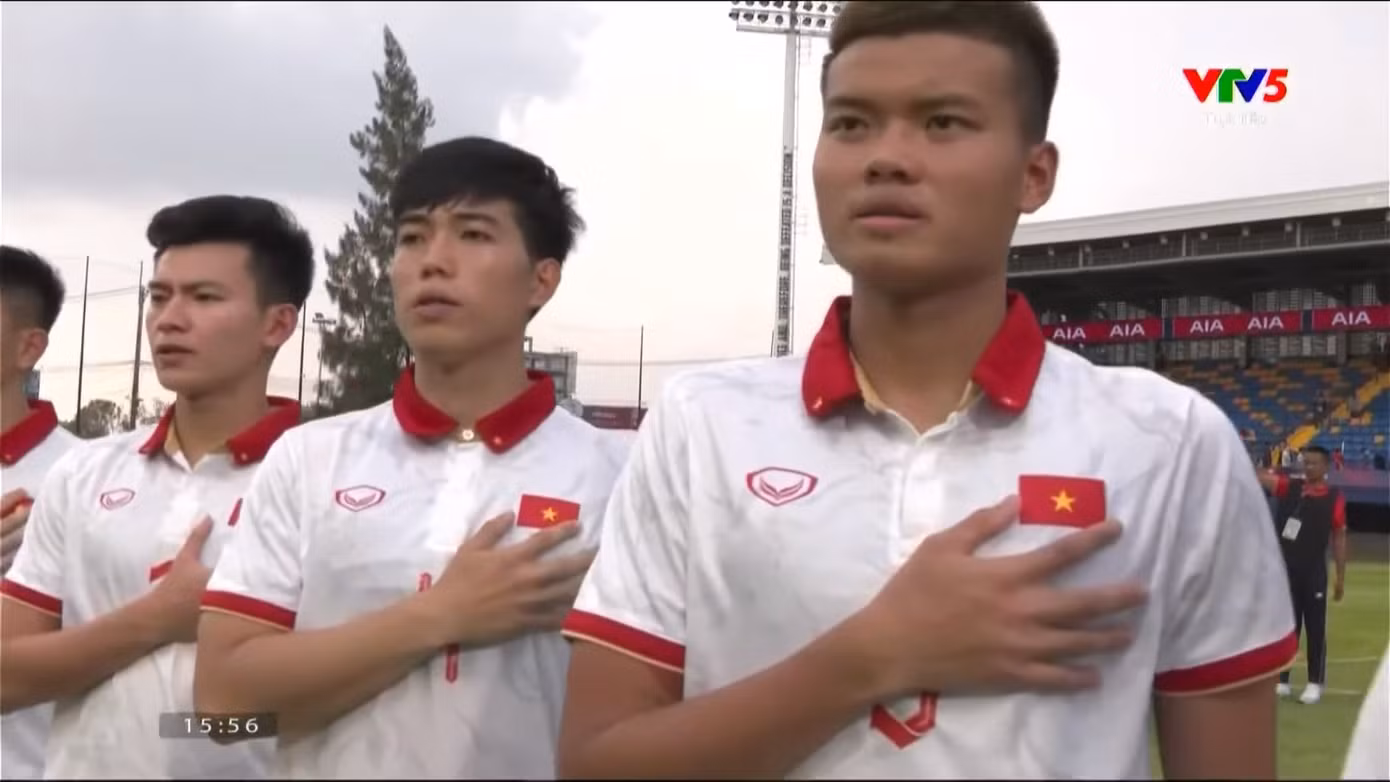 SEA Games 32: U22 Việt Nam tạm dẫn đầu bảng B sau chiến thắng 3-1 trước U22 Singapore ảnh 38