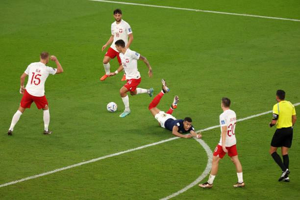 World Cup 2022: Mbappe rực sáng, tuyển Pháp đánh bại Ba Lan 3-1 để vào tứ kết ảnh 26