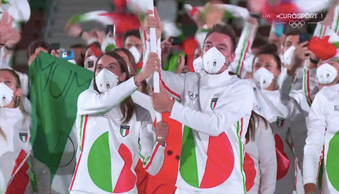 Trực tiếp Lễ khai mạc Olympic Tokyo 2020: Lá cờ Việt Nam tung bay ảnh 36