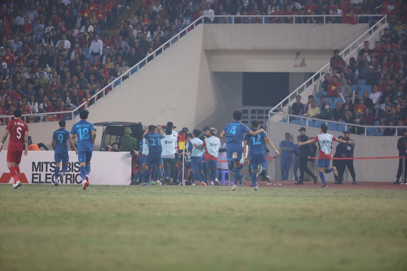 Để Thái Lan cầm hoà 2-2 trên sân nhà, tuyển Việt Nam đối mặt thách thức ở trận chung kết lượt về ảnh 46