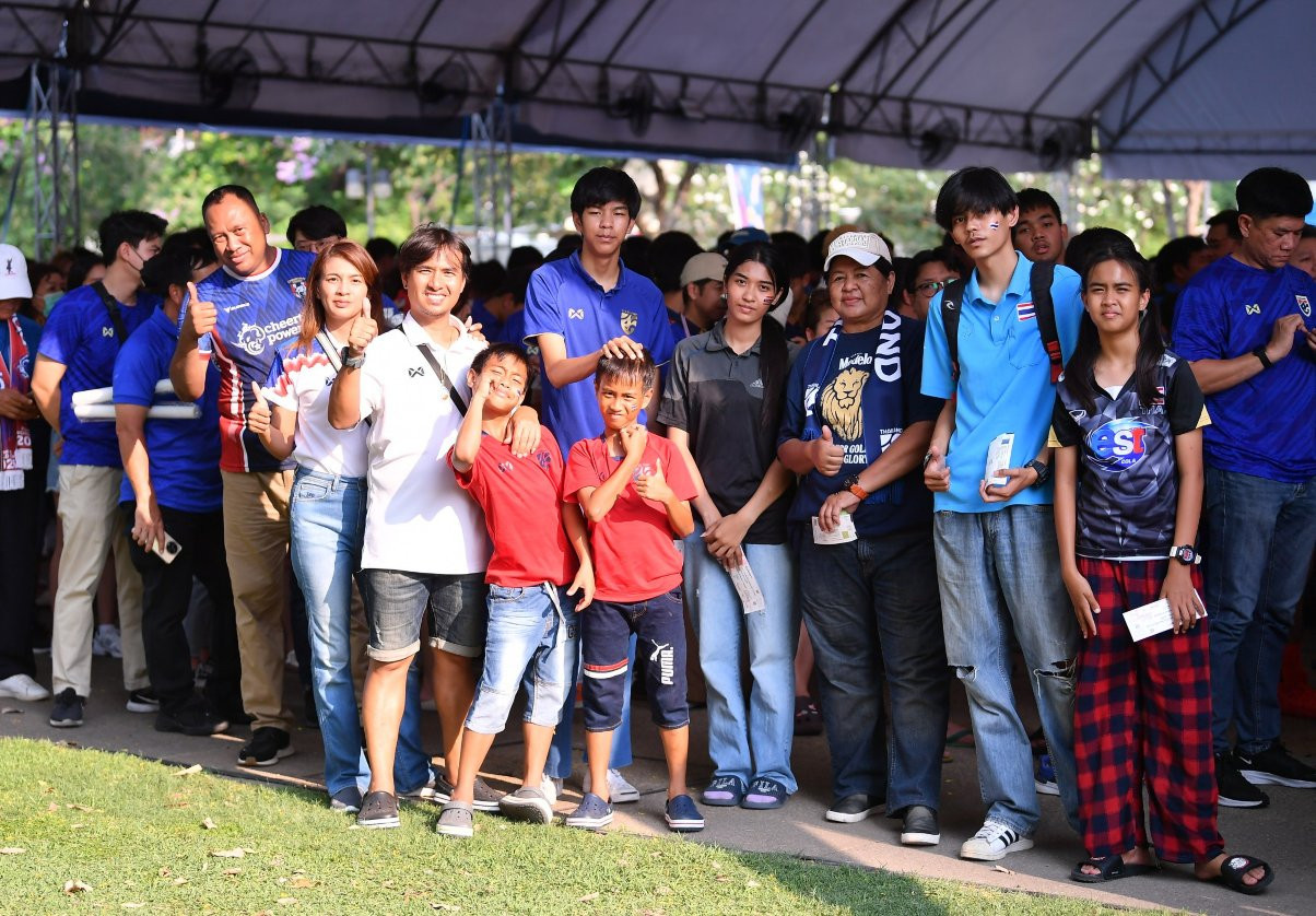 Thua đậm Hàn Quốc 0-3, Thái Lan hẹp cơ hội vào vòng trong ảnh 6 Thua đậm Hàn Quốc 0-3, Thái Lan hẹp cơ hội vào vòng trong ảnh 6