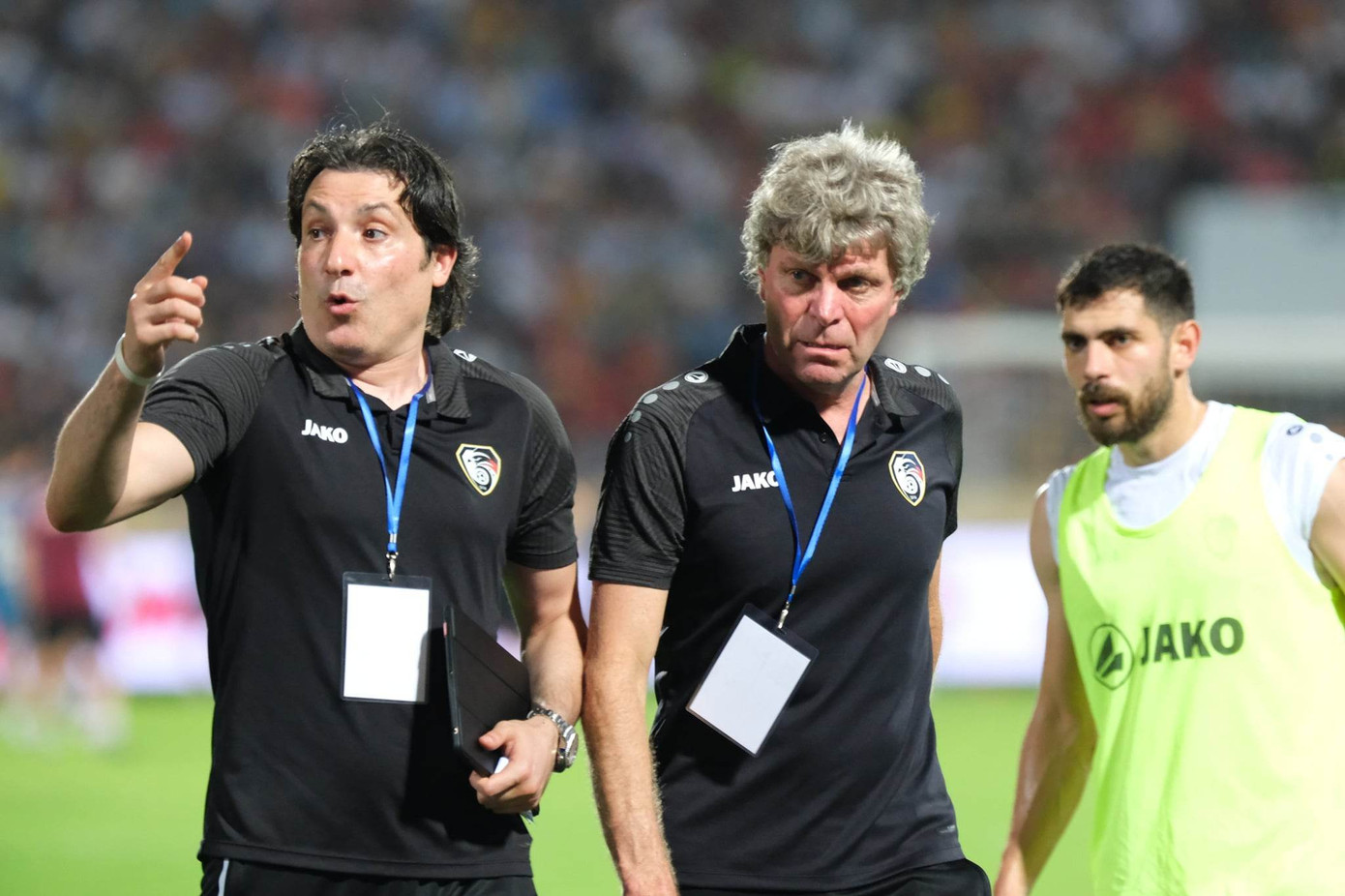 Thắng ĐT Syria 1-0, ĐTVN khiến sân Thiên Trường thòm thèm với 'bữa tiệc' bóng đá ảnh 15