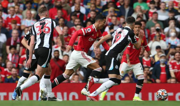M.U vs Newcastle 4-1: Quỷ đỏ xé nát hàng thủ Chích choè trong ngày Ronaldo ra mắt ảnh 7 M.U vs Newcastle 4-1: Quỷ đỏ xé nát hàng thủ Chích choè trong ngày Ronaldo ra mắt ảnh 7