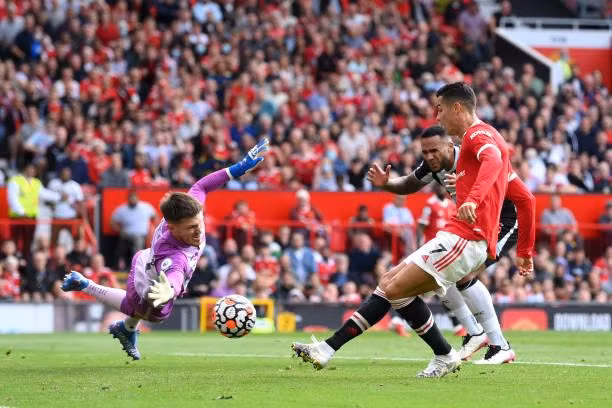 M.U vs Newcastle 4-1: Quỷ đỏ xé nát hàng thủ Chích choè trong ngày Ronaldo ra mắt ảnh 8