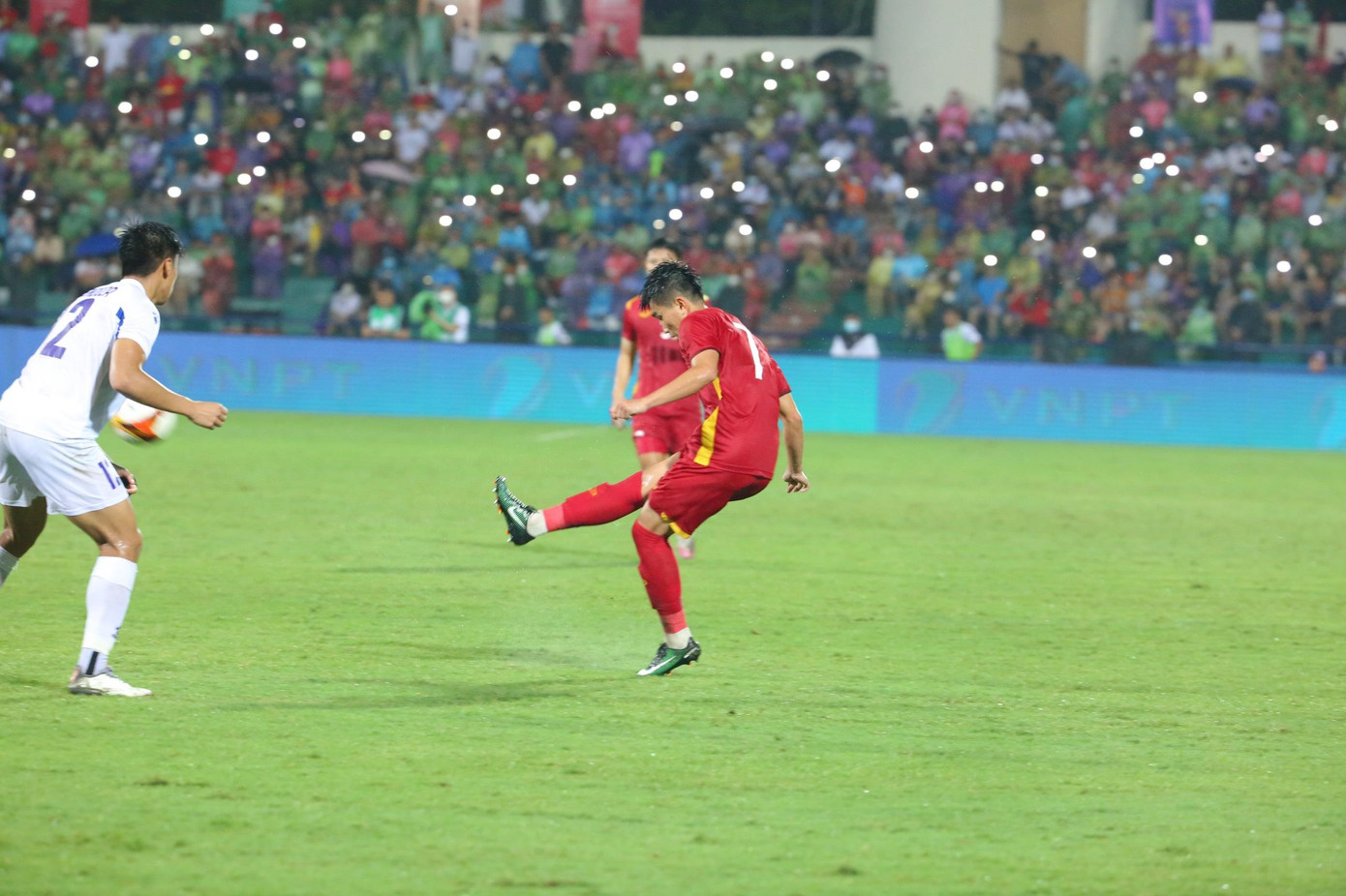 U23 Việt Nam chưa thể lấy ngôi đầu bảng sau trận hoà U23 Philippines ảnh 39