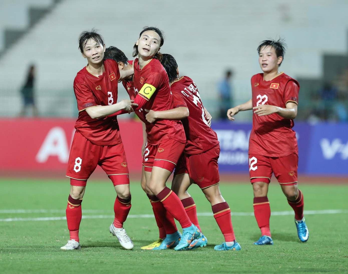 Hạ Campuchia 4-0, tuyển nữ Việt Nam vào chung kết ảnh 19