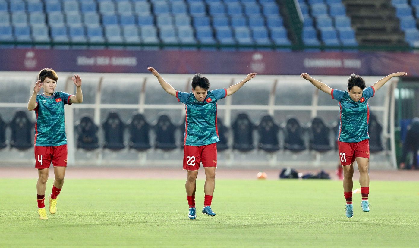 Hạ Campuchia 4-0, tuyển nữ Việt Nam vào chung kết ảnh 7