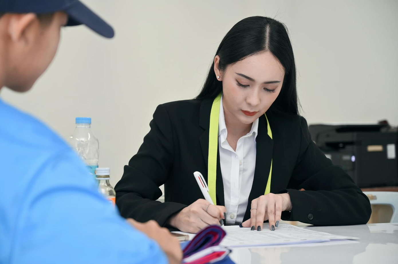 Sujitra Tabtong hiện đang là trợ lý trận đấu ở giải Thai League 3 (tương đương giải Hạng nhì Việt Nam). Công việc của cô bao gồm quán xuyến thẻ trận đấu, tổ chức họp báo và báo cáo trận đấu cho người phụ trách chính. Sujitra Tabtong hiện đang là trợ lý trận đấu ở giải Thai League 3 (tương đương giải Hạng nhì Việt Nam). Công việc của cô bao gồm quán xuyến thẻ trận đấu, tổ chức họp báo và báo cáo trận đấu cho người phụ trách chính.