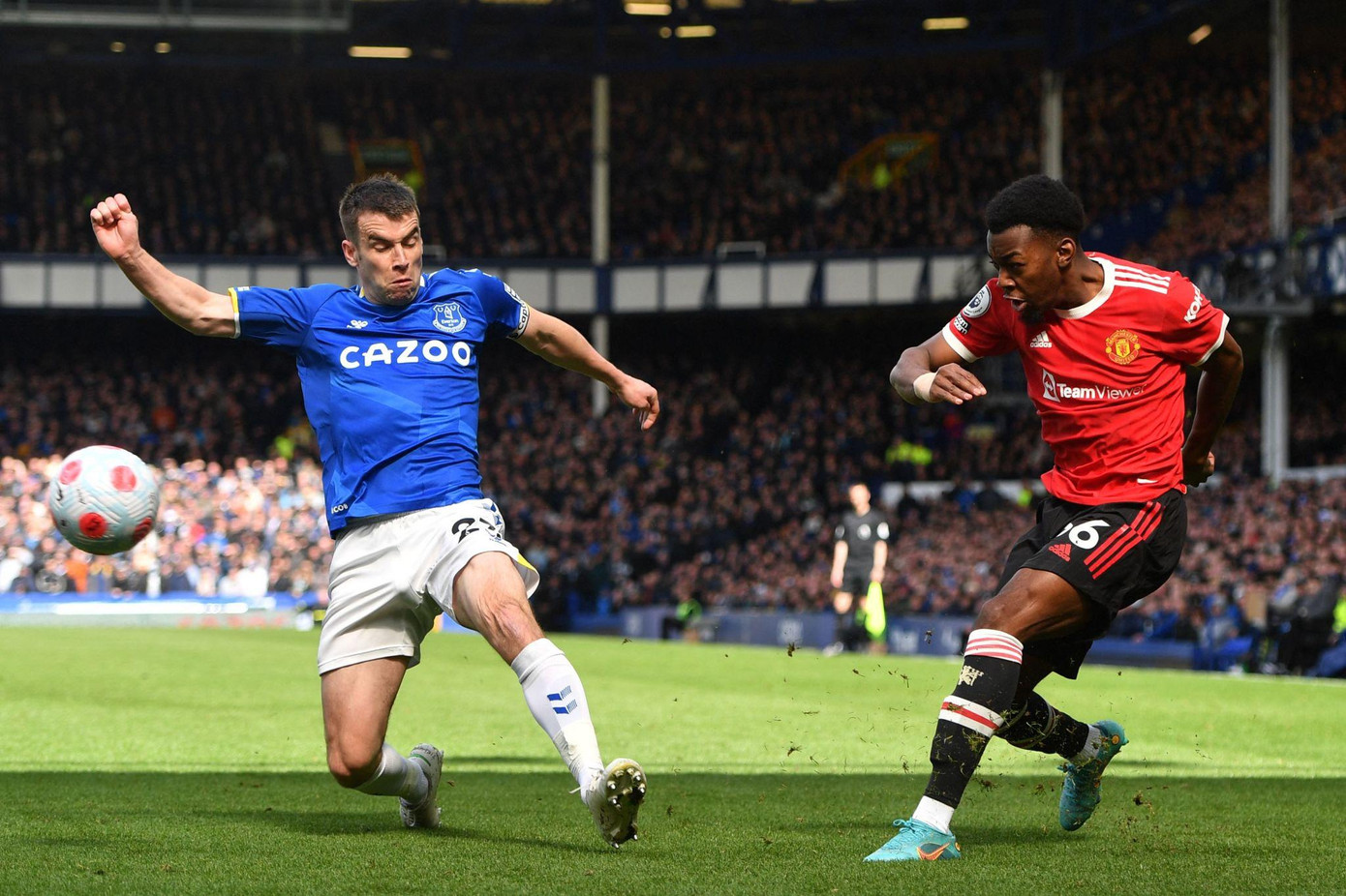 Everton vs MU 1-0: Pickford xuất thần, MU bại trận ảnh 15 Everton vs MU 1-0: Pickford xuất thần, MU bại trận ảnh 15