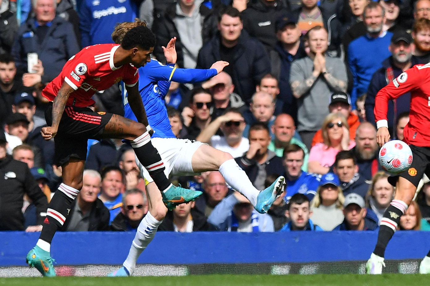 Everton vs MU 1-0: Pickford xuất thần, MU bại trận ảnh 9 Everton vs MU 1-0: Pickford xuất thần, MU bại trận ảnh 9