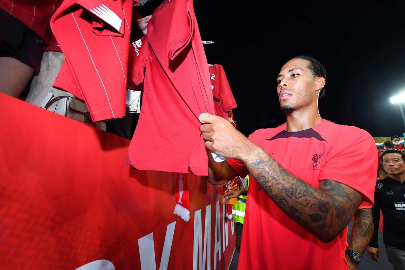 Nhảy múa ở Rajamangala, MU nghiền nát Liverpool 4-0 ảnh 5