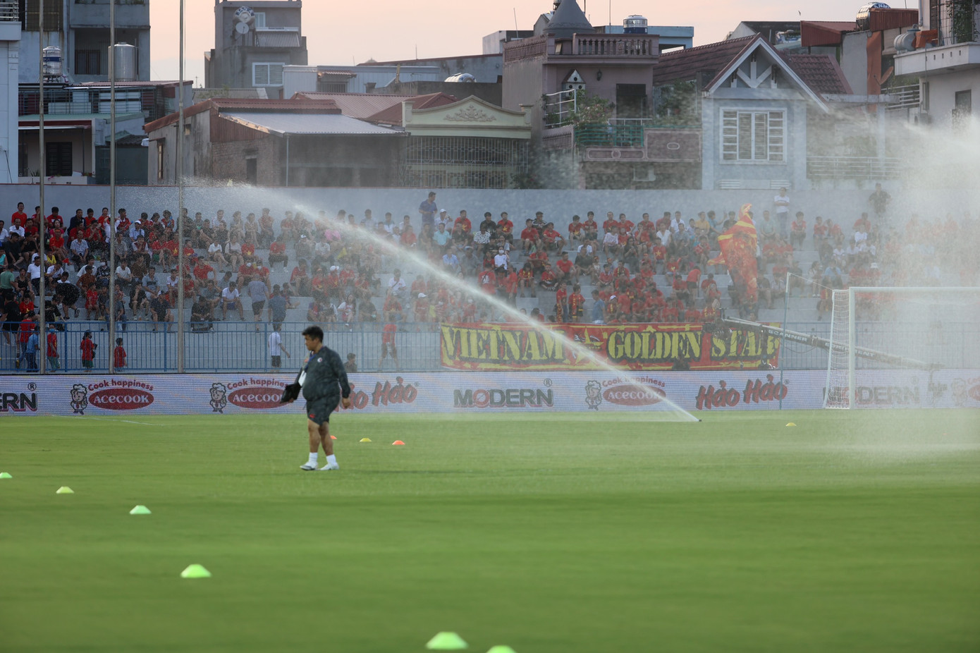 Vượt qua Hồng Kông (Trung Quốc) 1-0, ĐTVN có chiến thắng đầu tiên cùng HLV Troussier ảnh 6