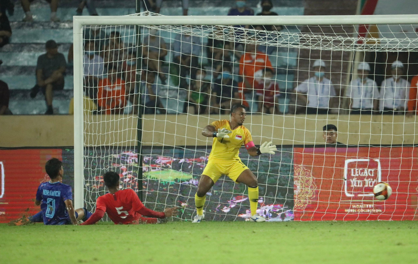U23 Thái Lan lên ngôi đầu bảng B sau trận 'hủy diệt' U23 Singapore ảnh 27