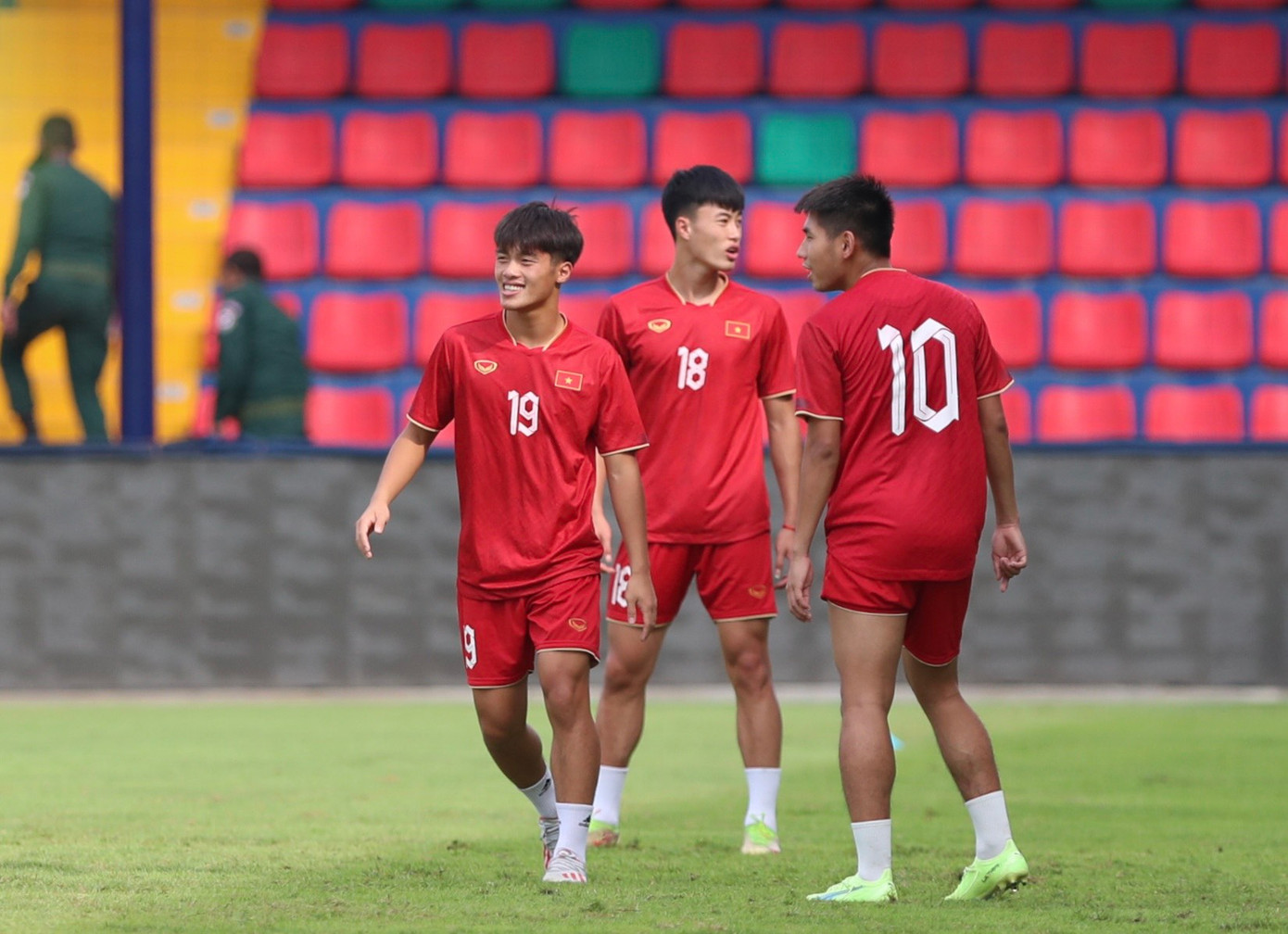 SEA Games 32: U22 Việt Nam tạm dẫn đầu bảng B sau chiến thắng 3-1 trước U22 Singapore ảnh 33