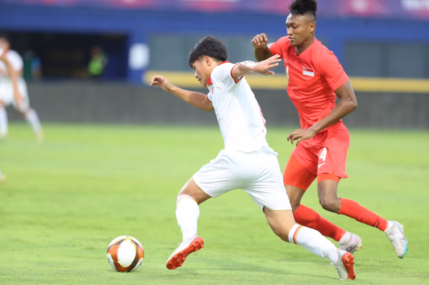 SEA Games 32: U22 Việt Nam tạm dẫn đầu bảng B sau chiến thắng 3-1 trước U22 Singapore ảnh 60