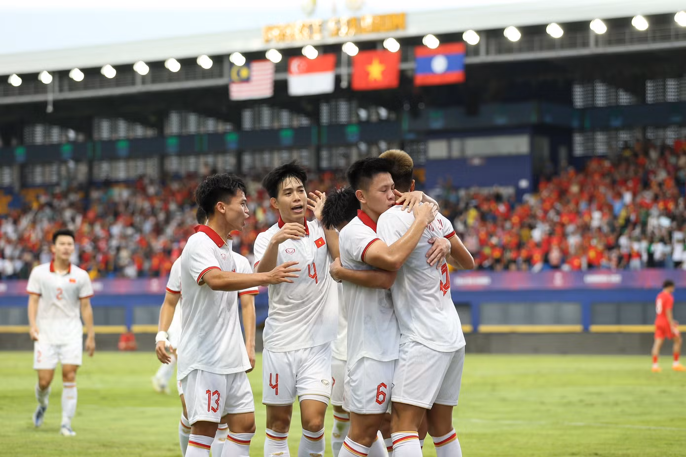 SEA Games 32: U22 Việt Nam tạm dẫn đầu bảng B sau chiến thắng 3-1 trước U22 Singapore ảnh 52