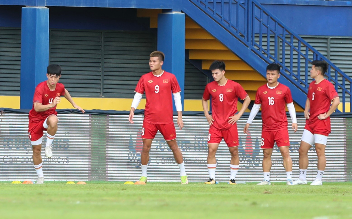 SEA Games 32: U22 Việt Nam tạm dẫn đầu bảng B sau chiến thắng 3-1 trước U22 Singapore ảnh 28