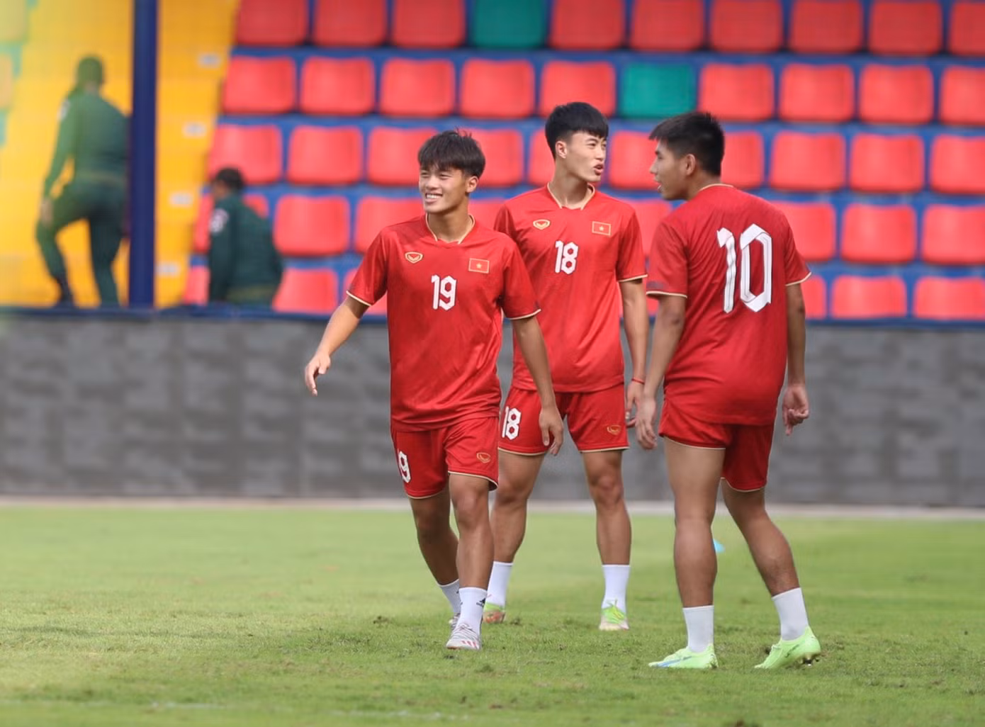 SEA Games 32: U22 Việt Nam tạm dẫn đầu bảng B sau chiến thắng 3-1 trước U22 Singapore ảnh 32