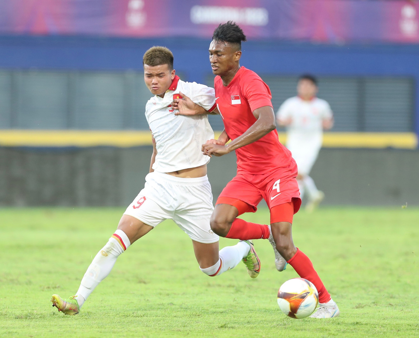 SEA Games 32: U22 Việt Nam tạm dẫn đầu bảng B sau chiến thắng 3-1 trước U22 Singapore ảnh 61