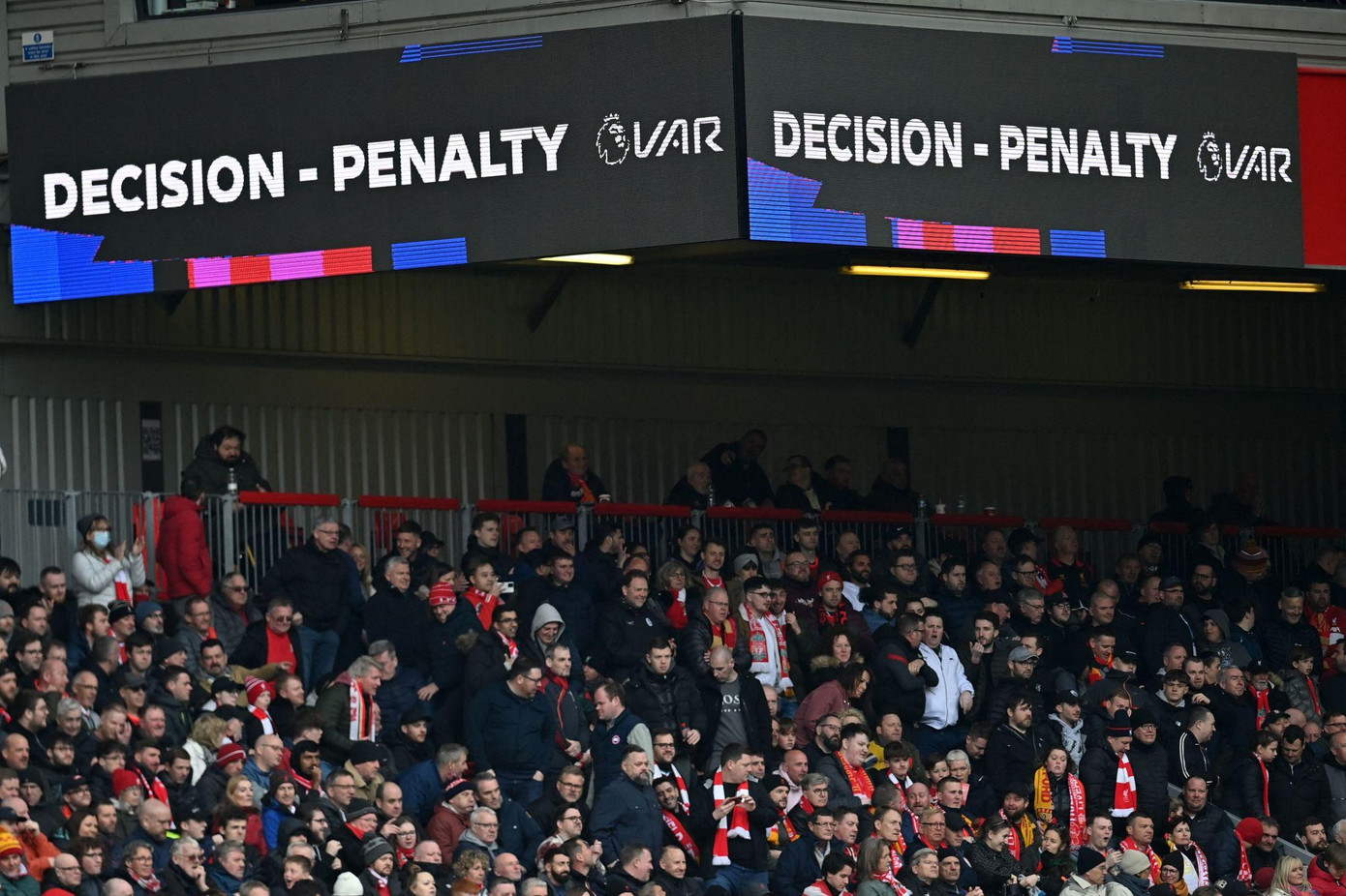 Đánh bại Watford, Liverpool tạm chiếm ngôi đầu bảng ảnh 13