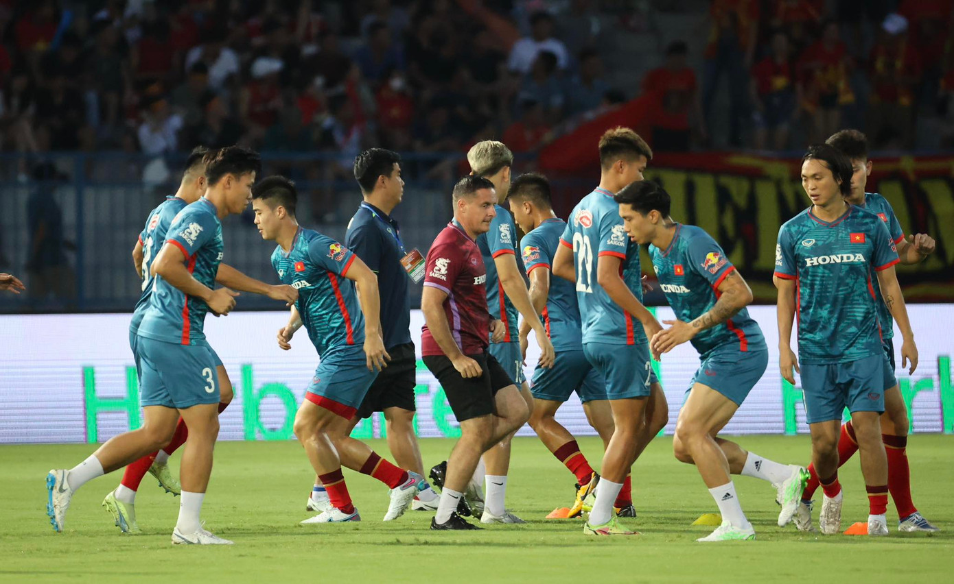 Vượt qua Hồng Kông (Trung Quốc) 1-0, ĐTVN có chiến thắng đầu tiên cùng HLV Troussier ảnh 17