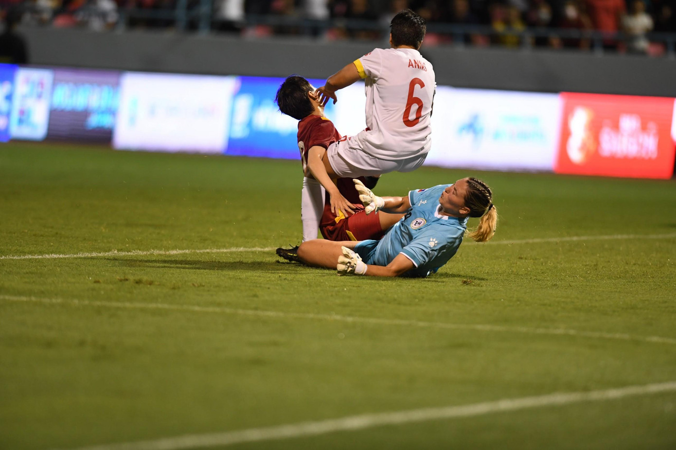 Đội tuyển nữ Việt Nam ngược dòng đánh bại Philippines 2-1 ảnh 5 Đội tuyển nữ Việt Nam ngược dòng đánh bại Philippines 2-1 ảnh 5