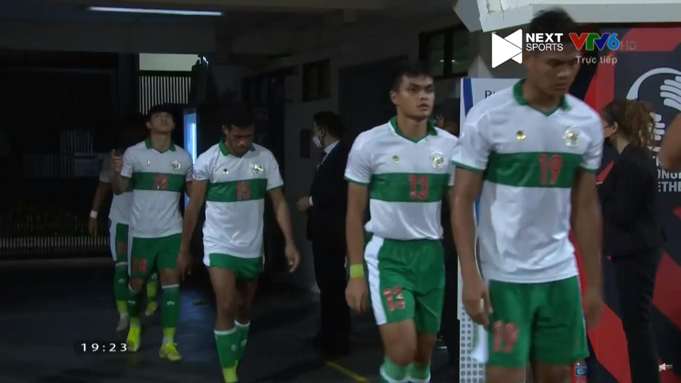 Áp đảo hoàn toàn, đội tuyển Việt Nam vẫn phải chia điểm với Indonesia ảnh 3 Áp đảo hoàn toàn, đội tuyển Việt Nam vẫn phải chia điểm với Indonesia ảnh 3