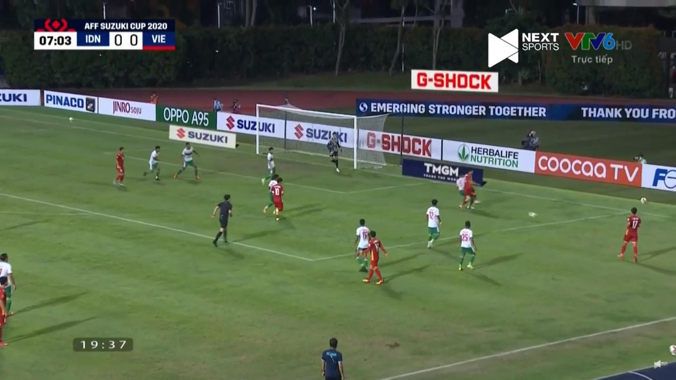 Áp đảo hoàn toàn, đội tuyển Việt Nam vẫn phải chia điểm với Indonesia ảnh 10 Áp đảo hoàn toàn, đội tuyển Việt Nam vẫn phải chia điểm với Indonesia ảnh 10