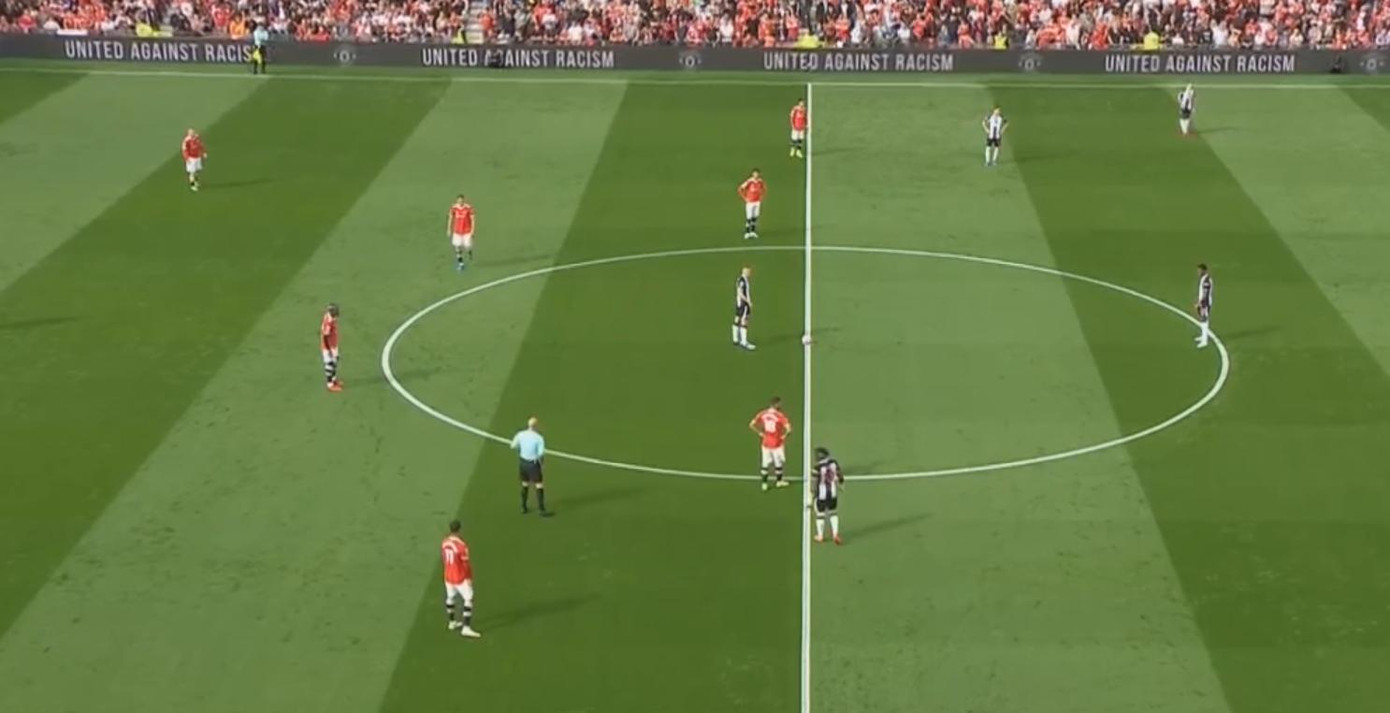 M.U vs Newcastle 4-1: Quỷ đỏ xé nát hàng thủ Chích choè trong ngày Ronaldo ra mắt ảnh 3 M.U vs Newcastle 4-1: Quỷ đỏ xé nát hàng thủ Chích choè trong ngày Ronaldo ra mắt ảnh 3