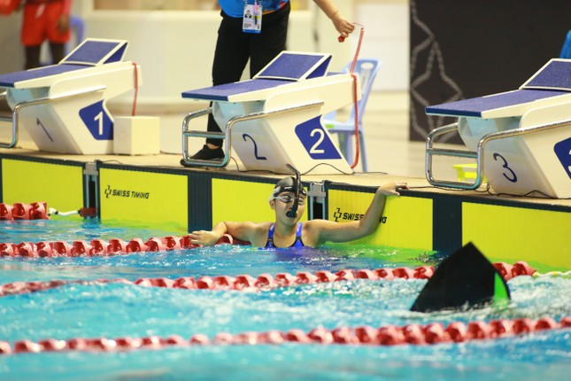 Nguyễn Trần San San giành HCV, phá kỷ lục SEA Games ở nội dung 400m vòi hơi chân vịt nữ. Nguyễn Trần San San giành HCV, phá kỷ lục SEA Games ở nội dung 400m vòi hơi chân vịt nữ.