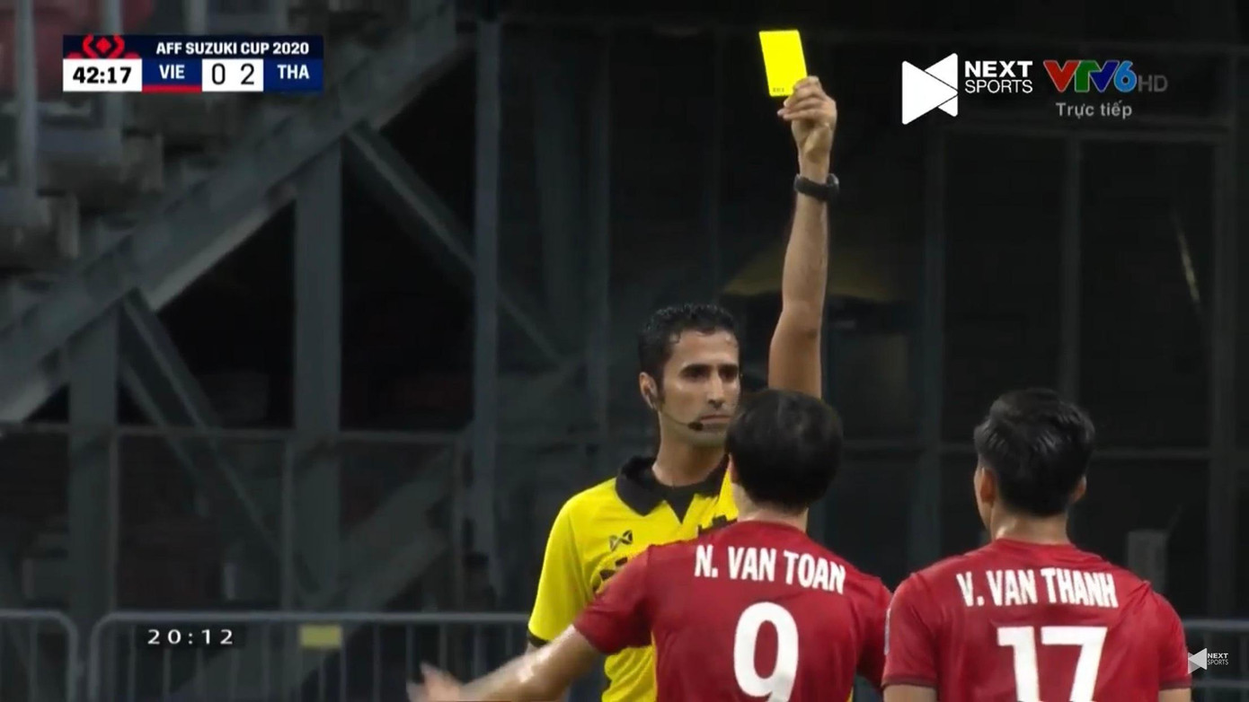 Việt Nam 0-2 Thái Lan: Chanathip lập cú đúp và tiếng còi méo của trọng tài ảnh 13 Việt Nam 0-2 Thái Lan: Chanathip lập cú đúp và tiếng còi méo của trọng tài ảnh 13