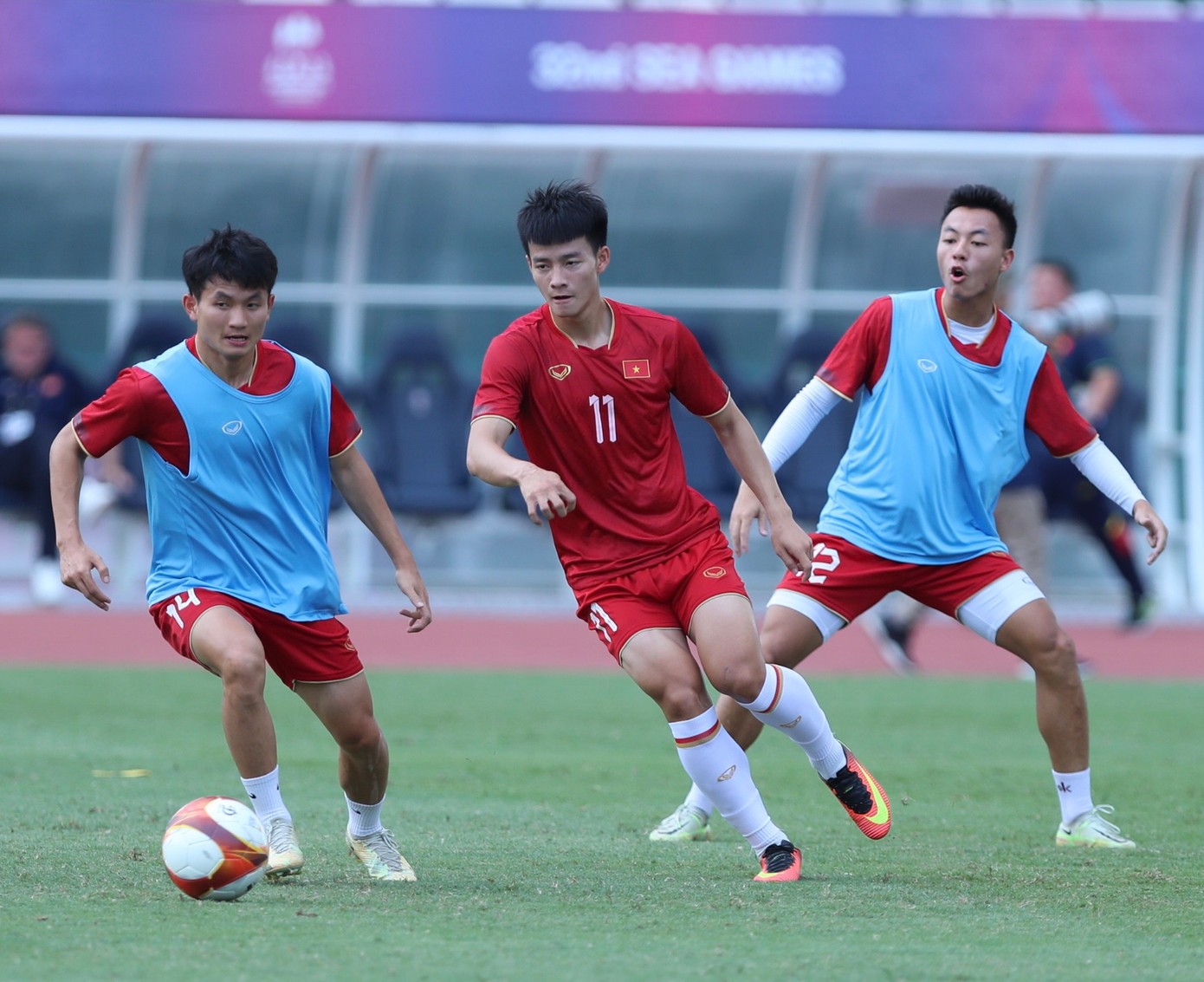 Thủng lưới phút bù giờ, U22 Việt Nam bại trận trước 10 cầu thủ U22 Indonesia ảnh 43