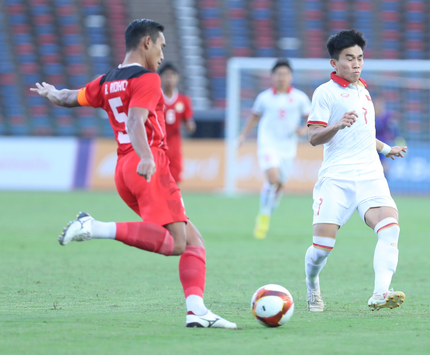 Thủng lưới phút bù giờ, U22 Việt Nam bại trận trước 10 cầu thủ U22 Indonesia ảnh 53