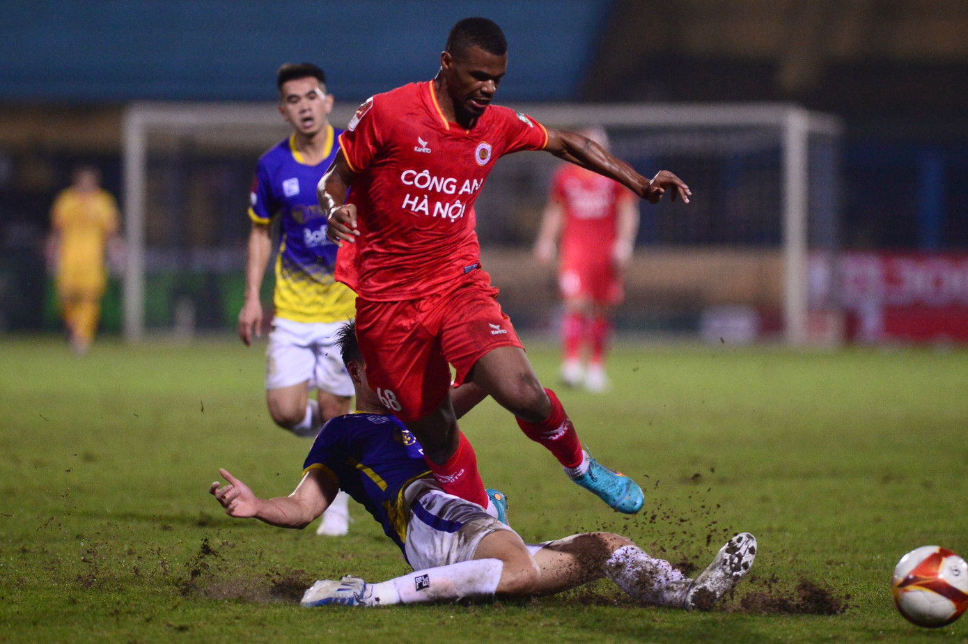 Văn Quyết lập cú đúp, Hà Nội FC hạ đẹp CAHN trận cầu tâm điểm vòng 2 V-League ảnh 12 Văn Quyết lập cú đúp, Hà Nội FC hạ đẹp CAHN trận cầu tâm điểm vòng 2 V-League ảnh 12