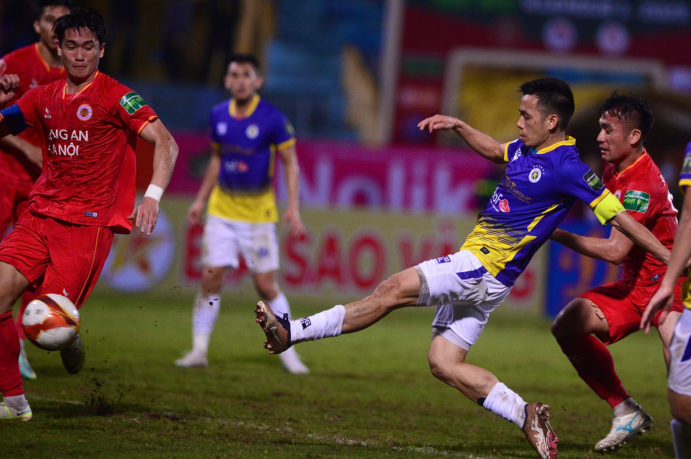 Văn Quyết lập cú đúp, Hà Nội FC hạ đẹp CAHN trận cầu tâm điểm vòng 2 V-League ảnh 26 Văn Quyết lập cú đúp, Hà Nội FC hạ đẹp CAHN trận cầu tâm điểm vòng 2 V-League ảnh 26