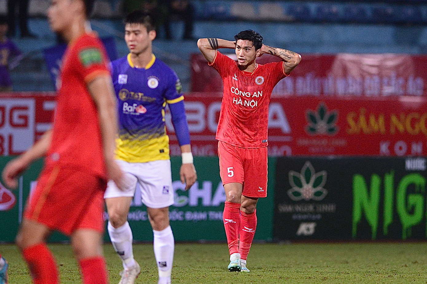 Văn Quyết lập cú đúp, Hà Nội FC hạ đẹp CAHN trận cầu tâm điểm vòng 2 V-League ảnh 6 Văn Quyết lập cú đúp, Hà Nội FC hạ đẹp CAHN trận cầu tâm điểm vòng 2 V-League ảnh 6