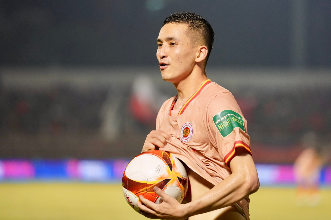 Bại trận trước CAHN trong trong cơn mưa bàn thắng ở sân Thống Nhất, TPHCM ngụp lặn ở đáy bảng ảnh 14